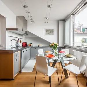 The Orange Attic - Navigli Area Appartamento